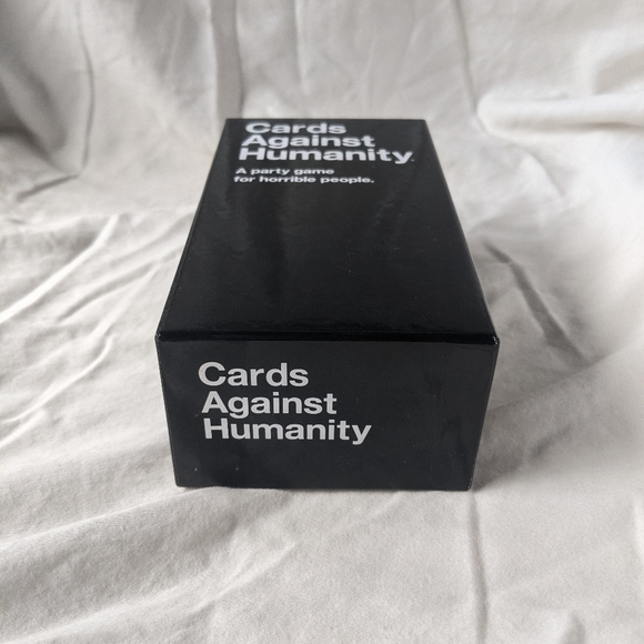 Cards Against Humanity - Picture 2 of 3